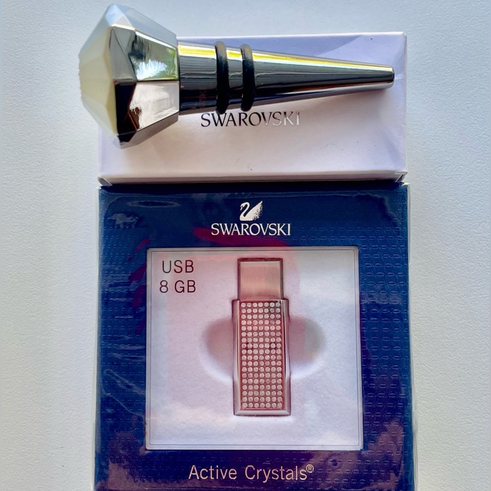 Swarovski Wine Stopper and USB Stick Gift Set